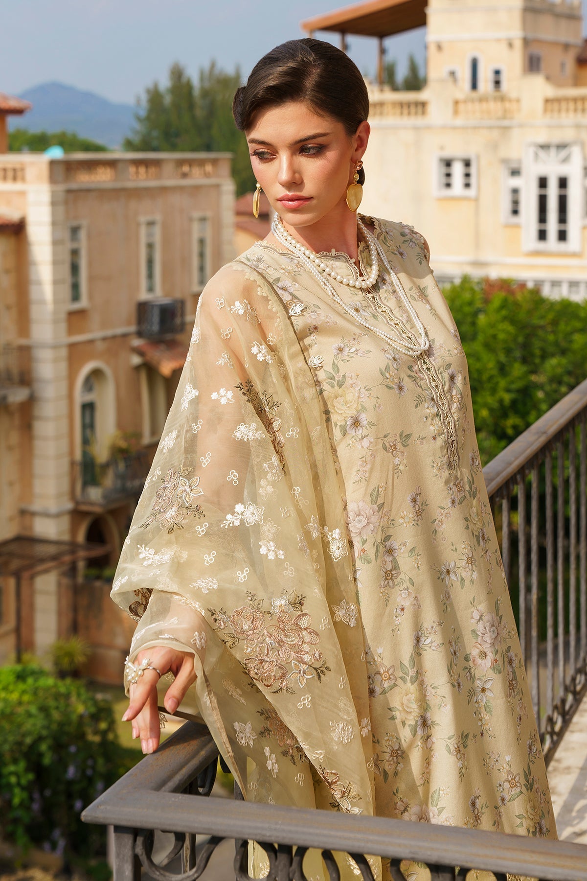 BAROQUE | EMBROIDERED LAWN UF-584