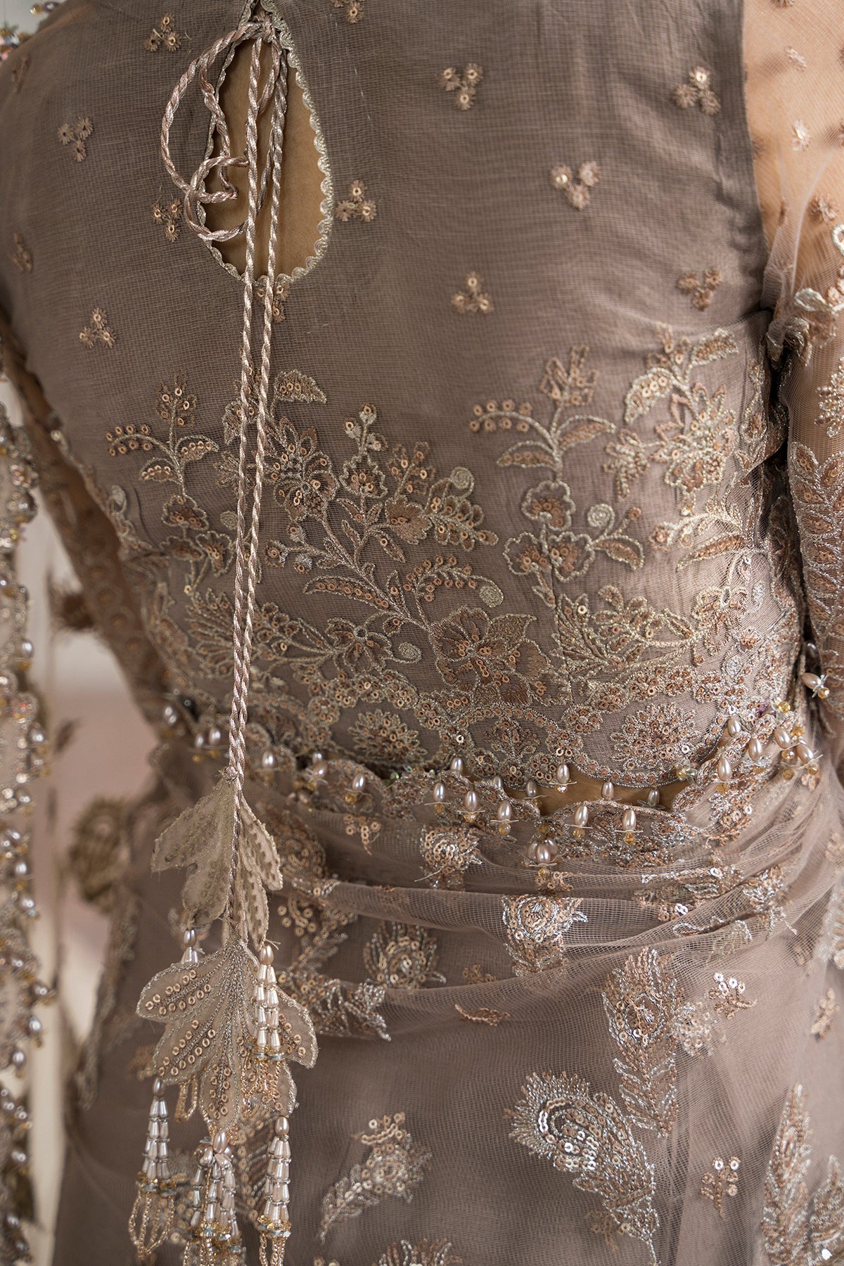 BAROQUE | EMBROIDERED NET CH12-06