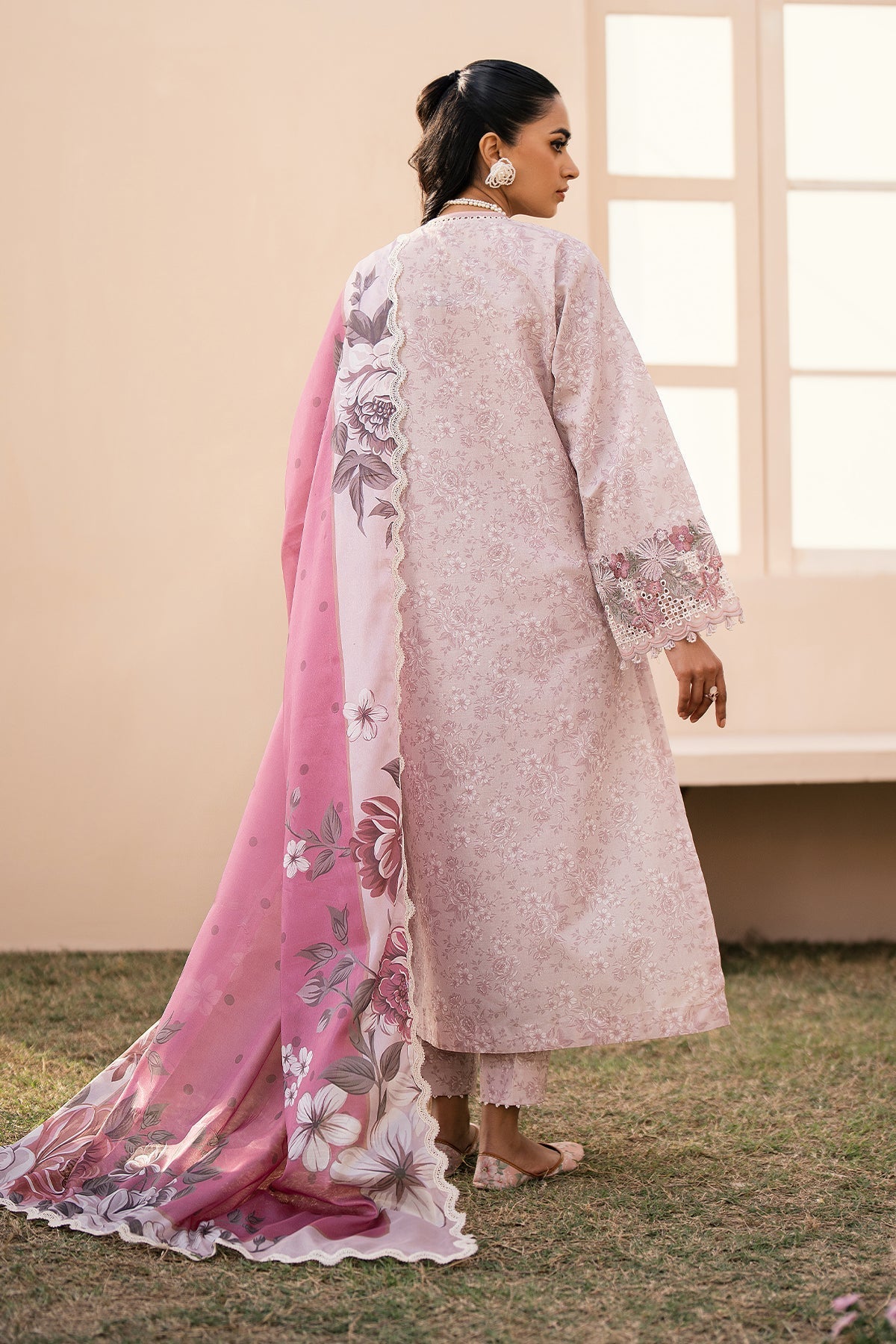 BAROQUE | EMBROIDERED PRINTED LAWN UF-604