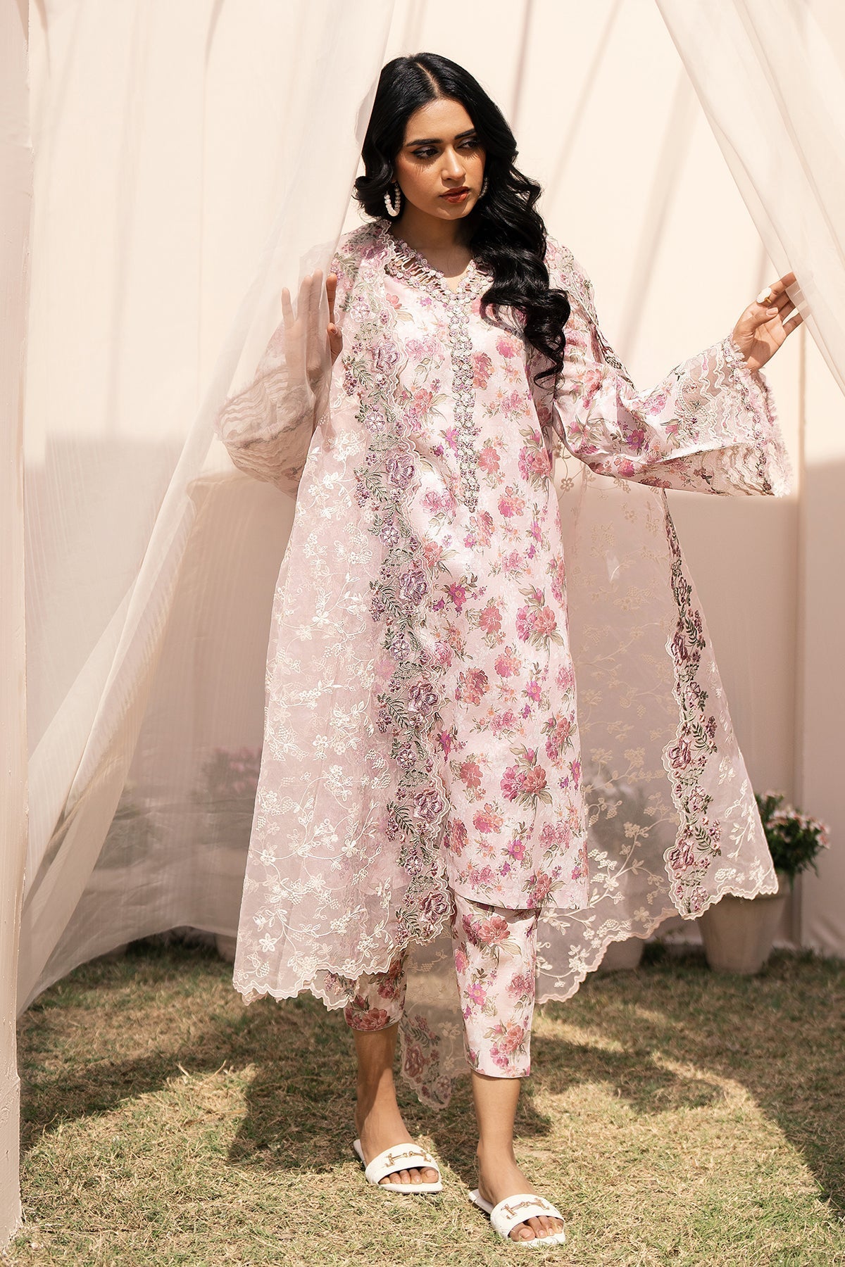 BAROQUE | EMBROIDERED PRINTED LAWN UF-592