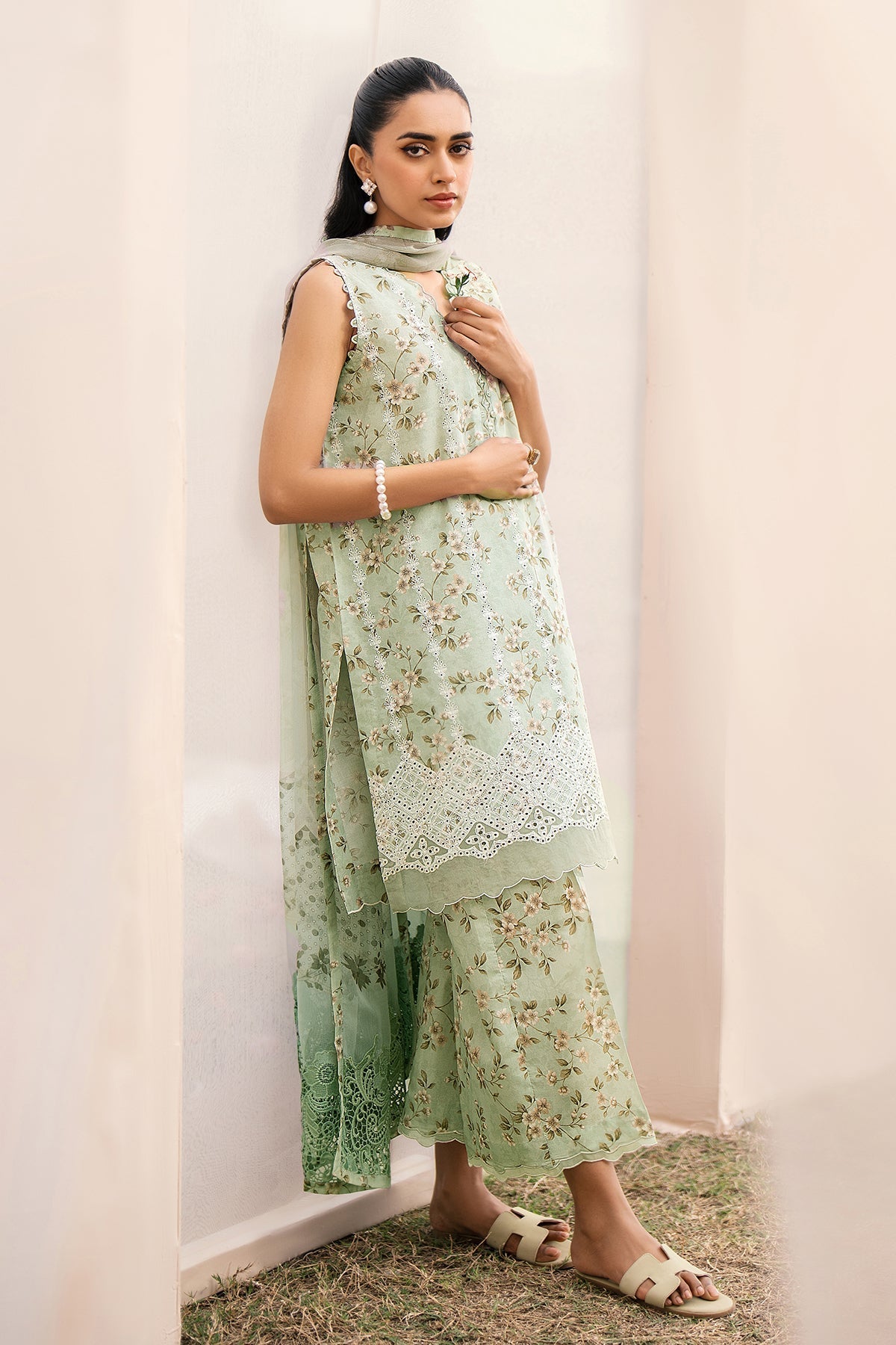 BAROQUE | EMBROIDERED PRINTED LAWN UF-609