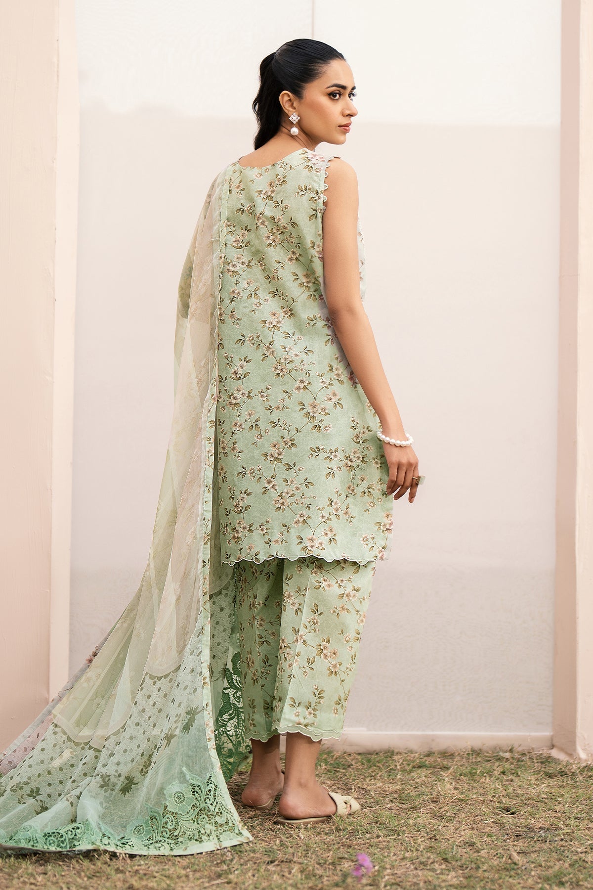 BAROQUE | EMBROIDERED PRINTED LAWN UF-609