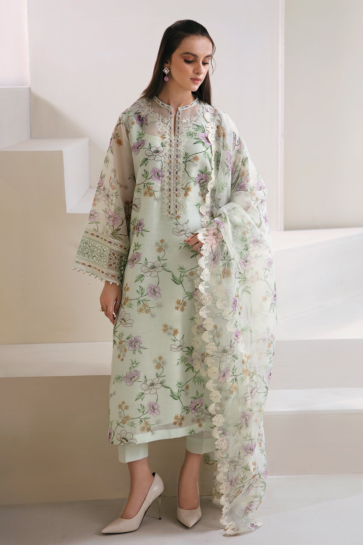 BAROQUE | EMBROIDERED COTTON PATTI UF-367