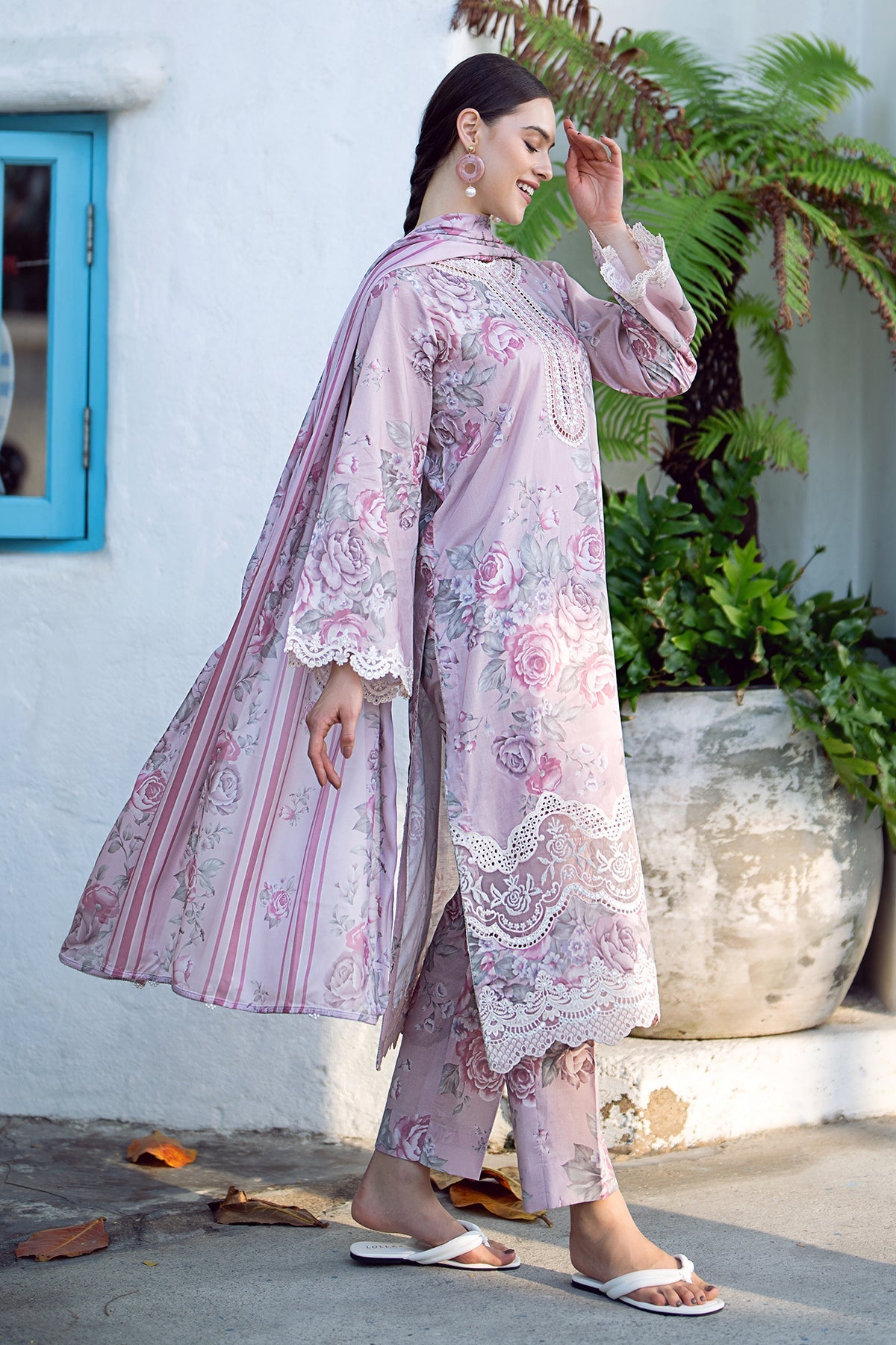 BAROQUE | EMBROIDERED PRINTED LAWN UF-558