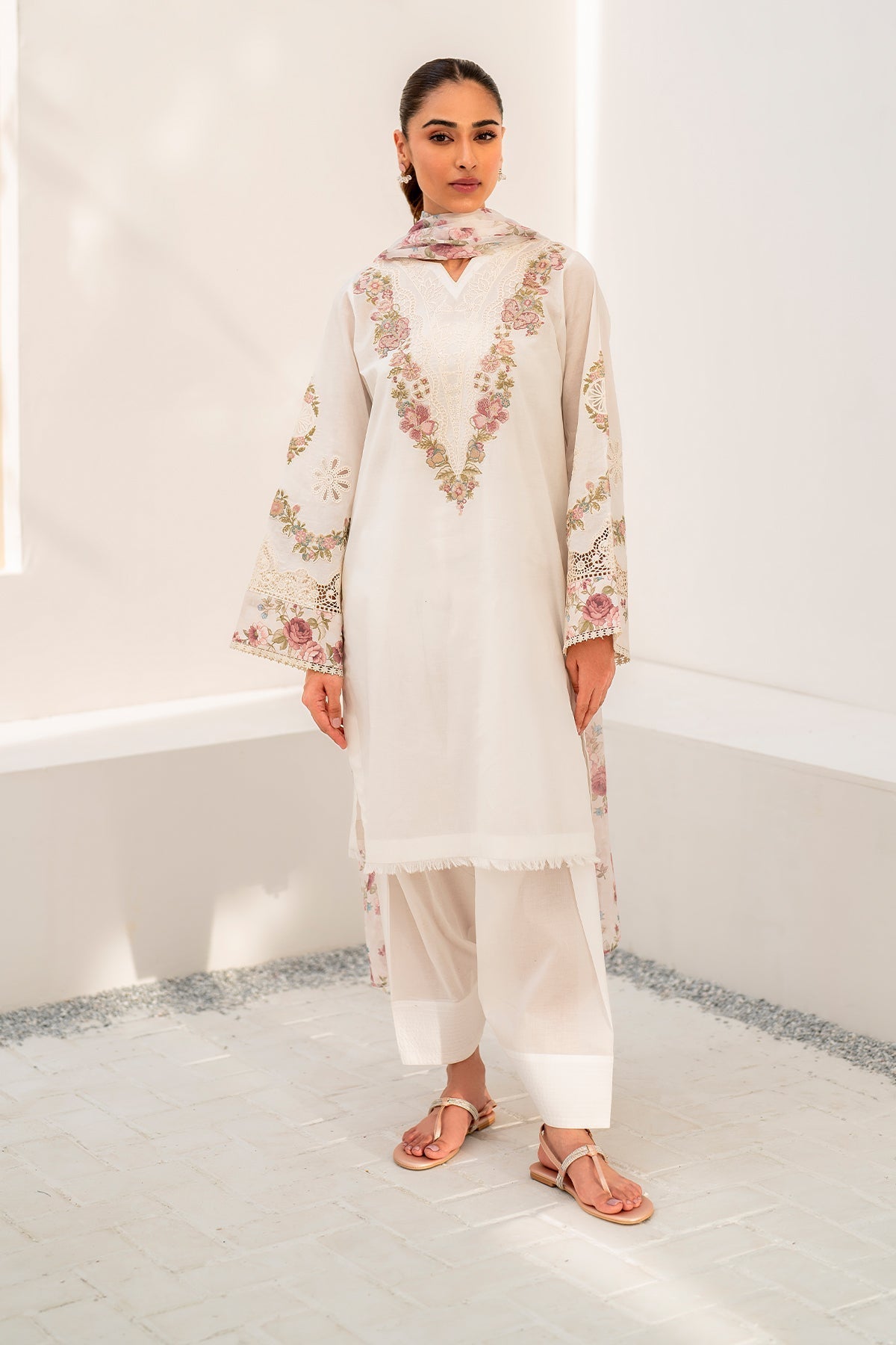 BAROQUE | EMBROIDERED PRINTED LAWN UF-665