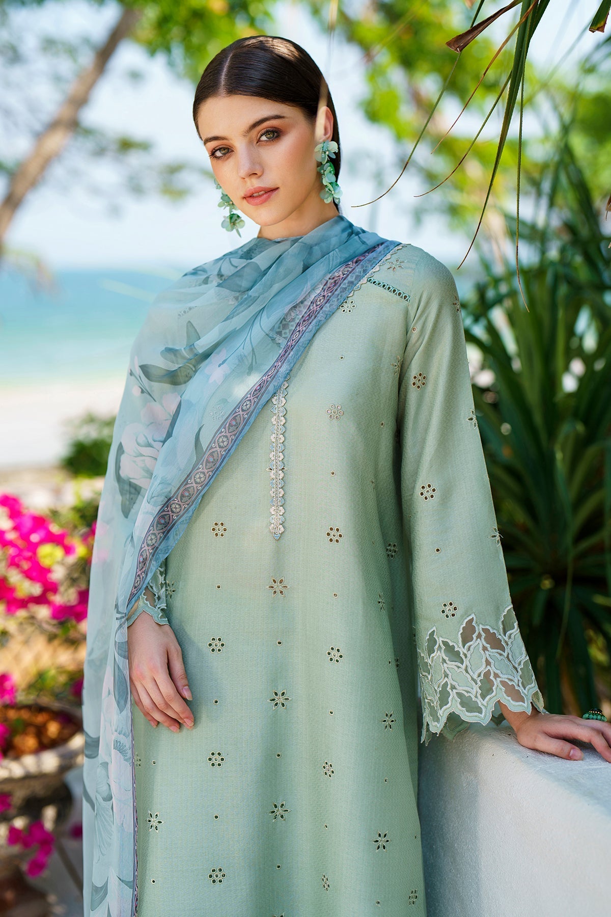 BAROQUE | EMBROIDERED JACQUARD LAWN UF-565