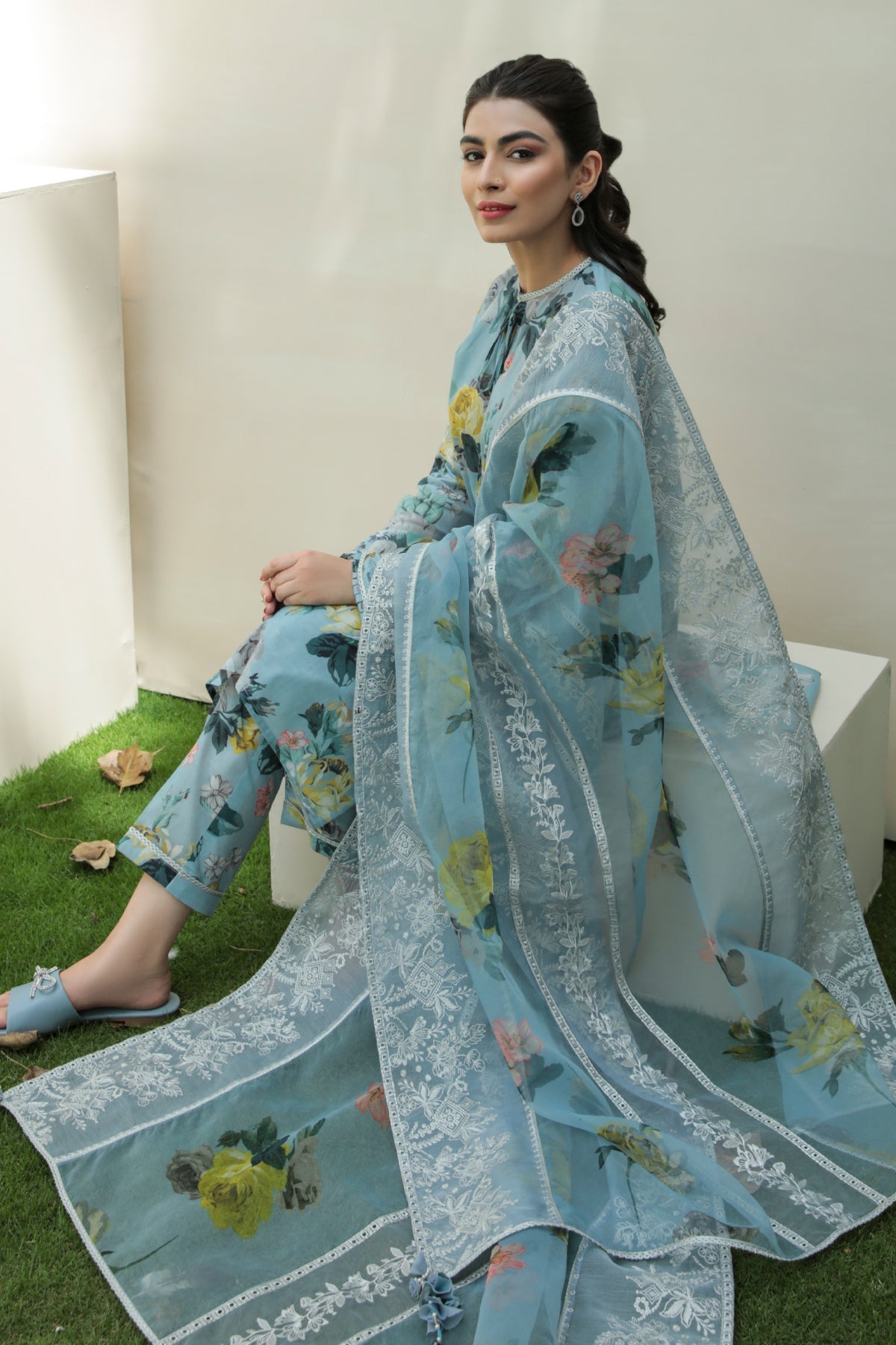 BAROQUE | EMBROIDERED LAWN UF-211