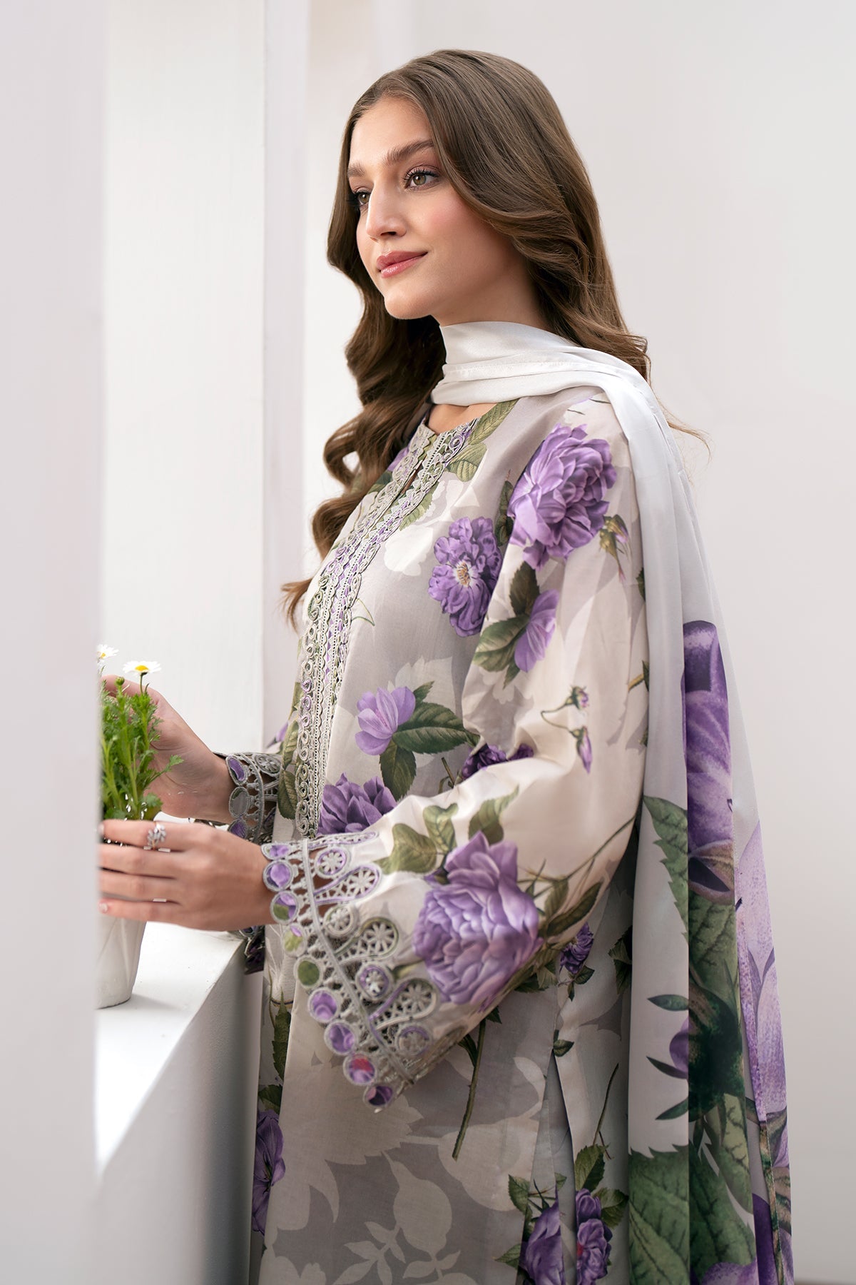 BAROQUE | EMBROIDERED LAWN UF-531