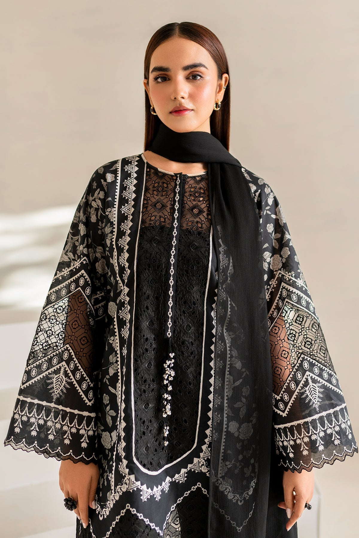 BAROQUE | EMBROIDERED LAWN UF-671