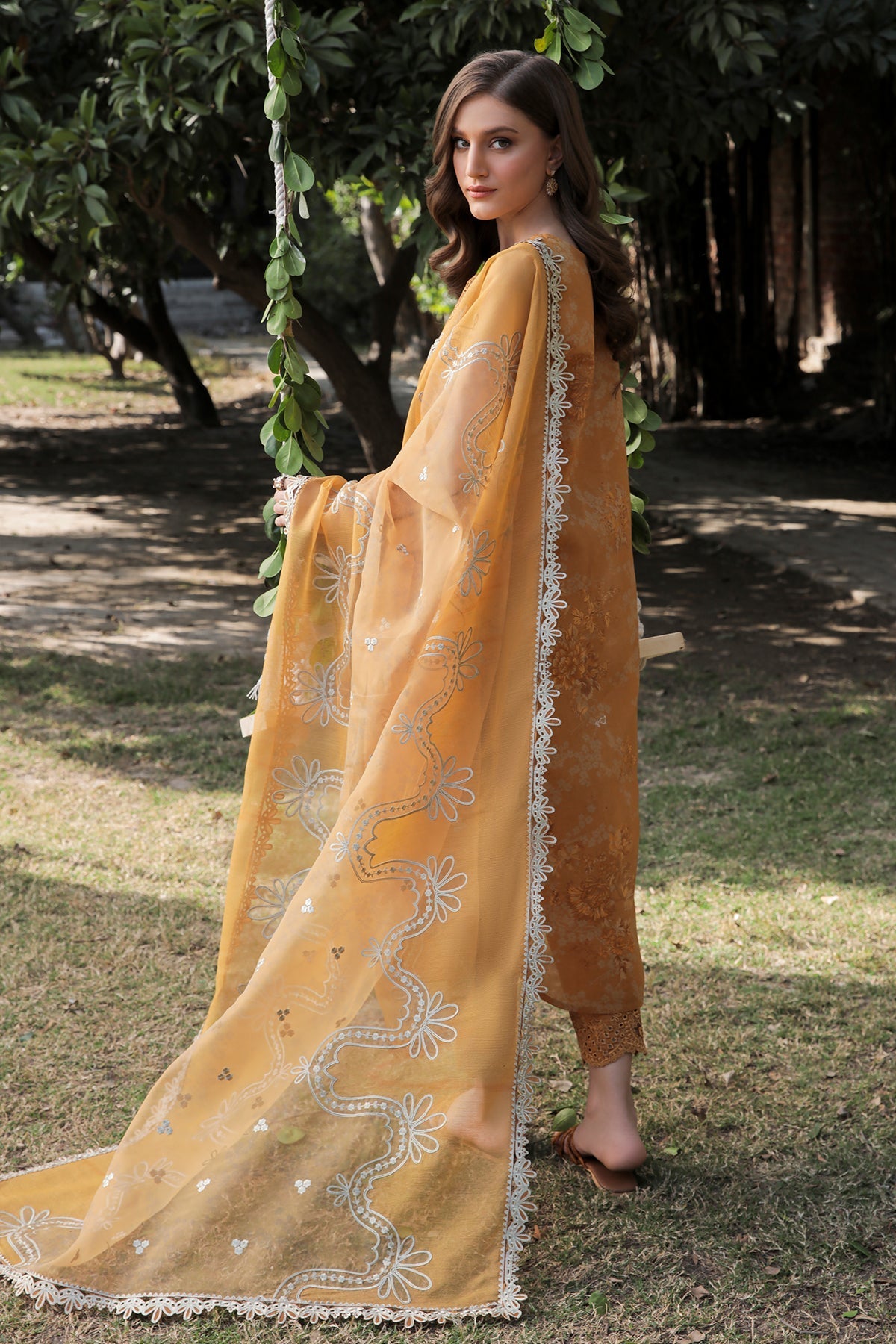 BAROQUE | EMBROIDERED LAWN UF-321