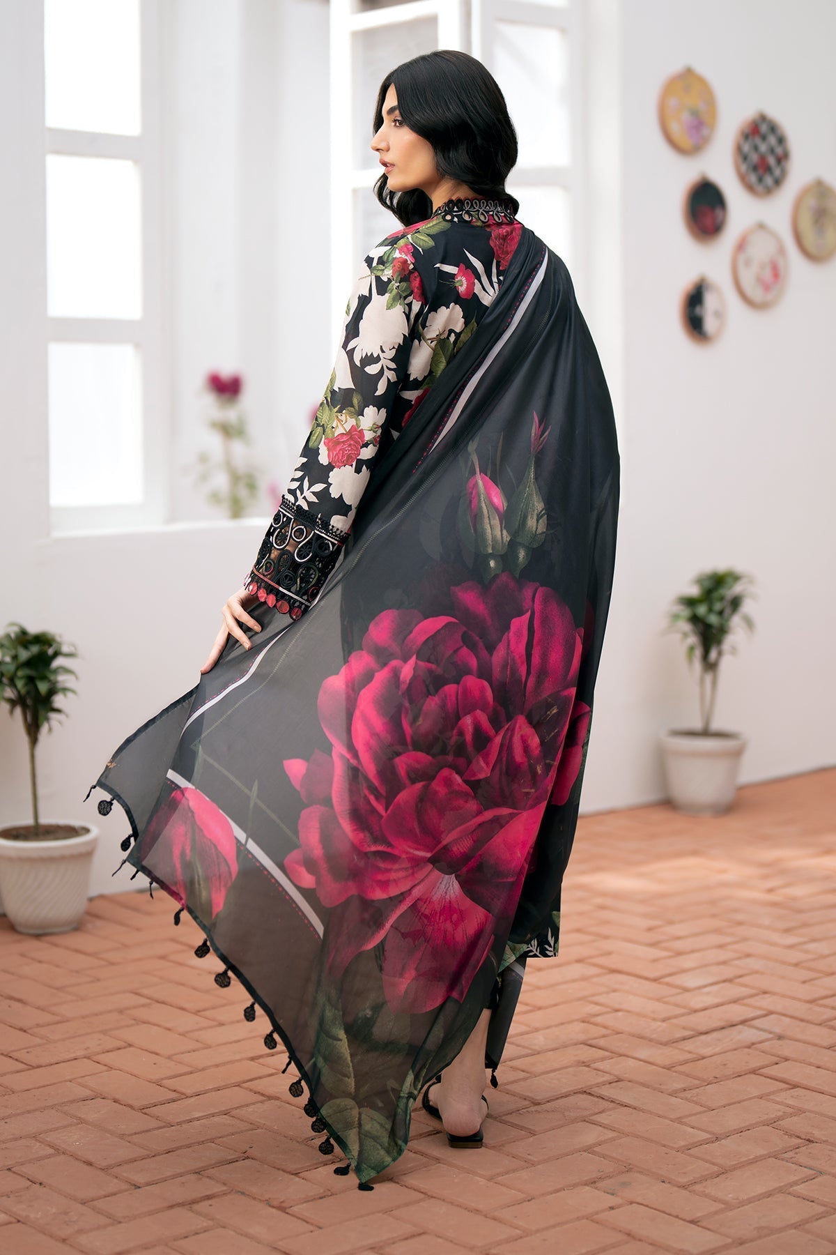 BAROQUE | EMBROIDERED LAWN UF-532