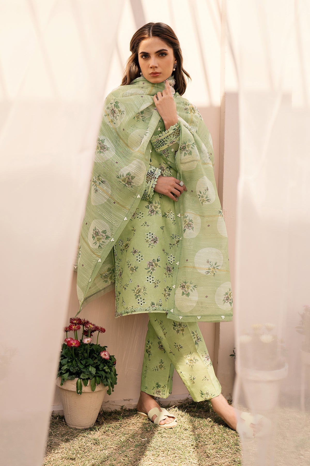 BAROQUE | EMBROIDERED PRINTED LAWN UF-595