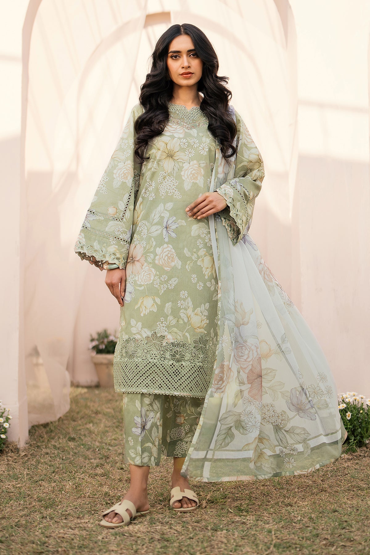 BAROQUE | EMBROIDERED PRINTED LAWN UF-596