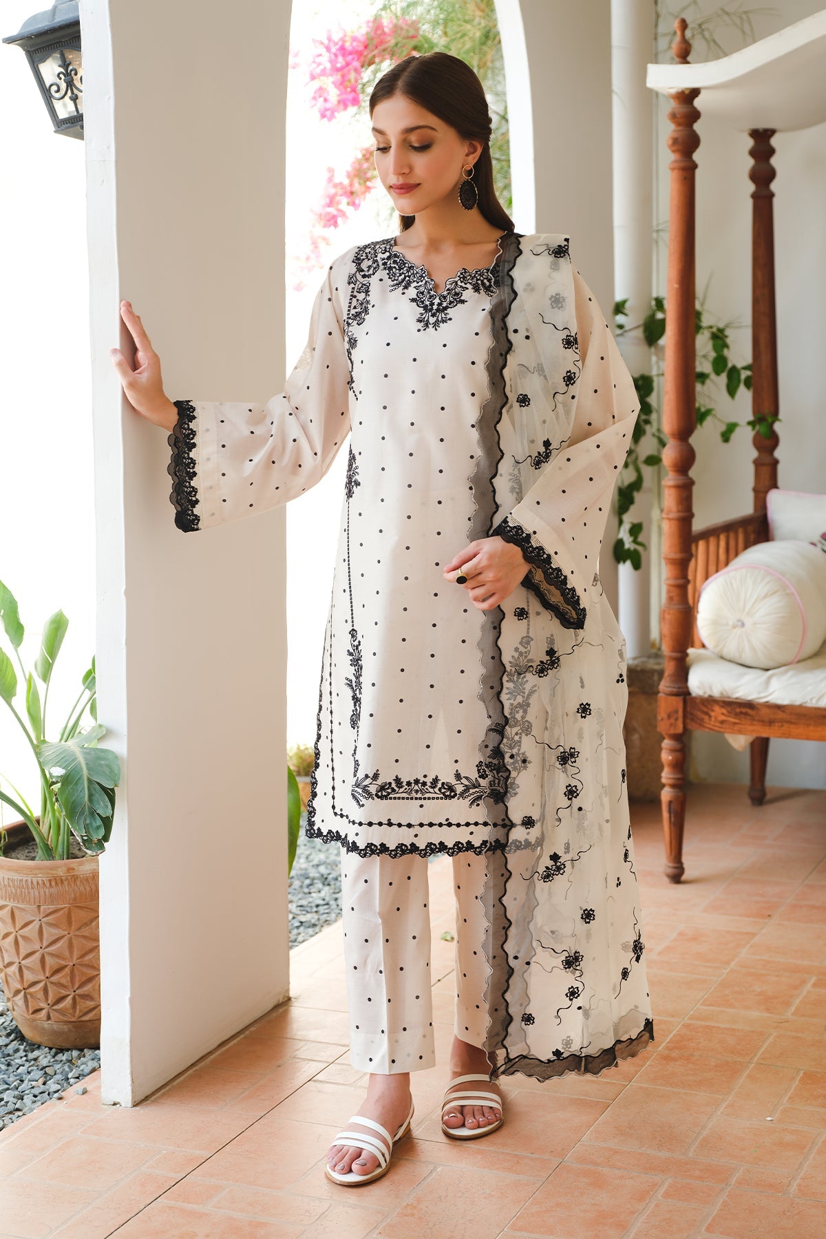 BAROQUE | EMBROIDERED PRINTED LAWN UF-649