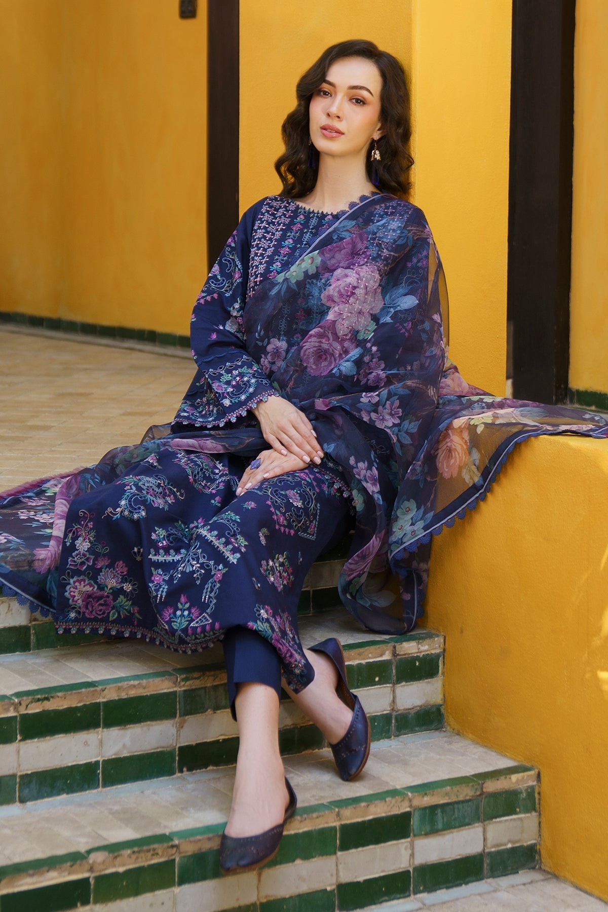 BAROQUE | EMBROIDERED LAWN UF-570