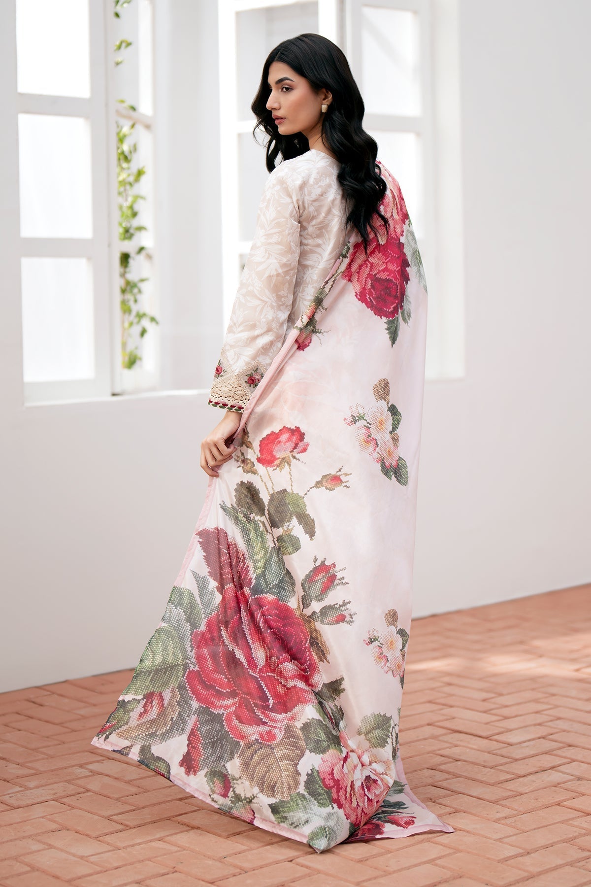 BAROQUE | EMBROIDERED LAWN UF-535