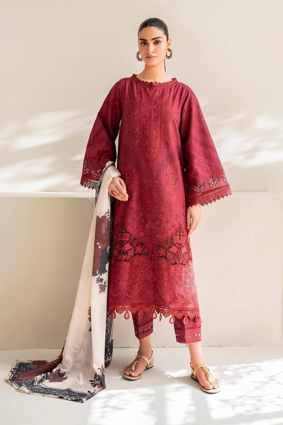 BAROQUE | EMBROIDERED LAWN UF-676