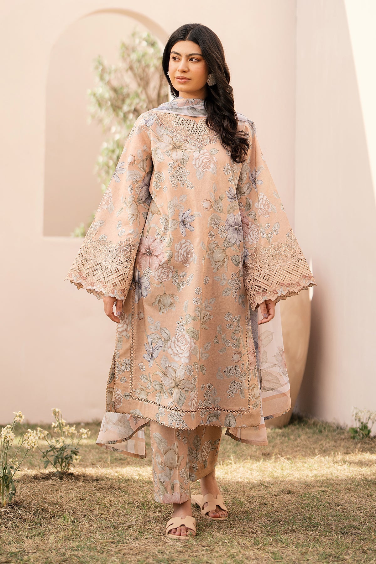 BAROQUE | EMBROIDERED PRINTED LAWN UF-597