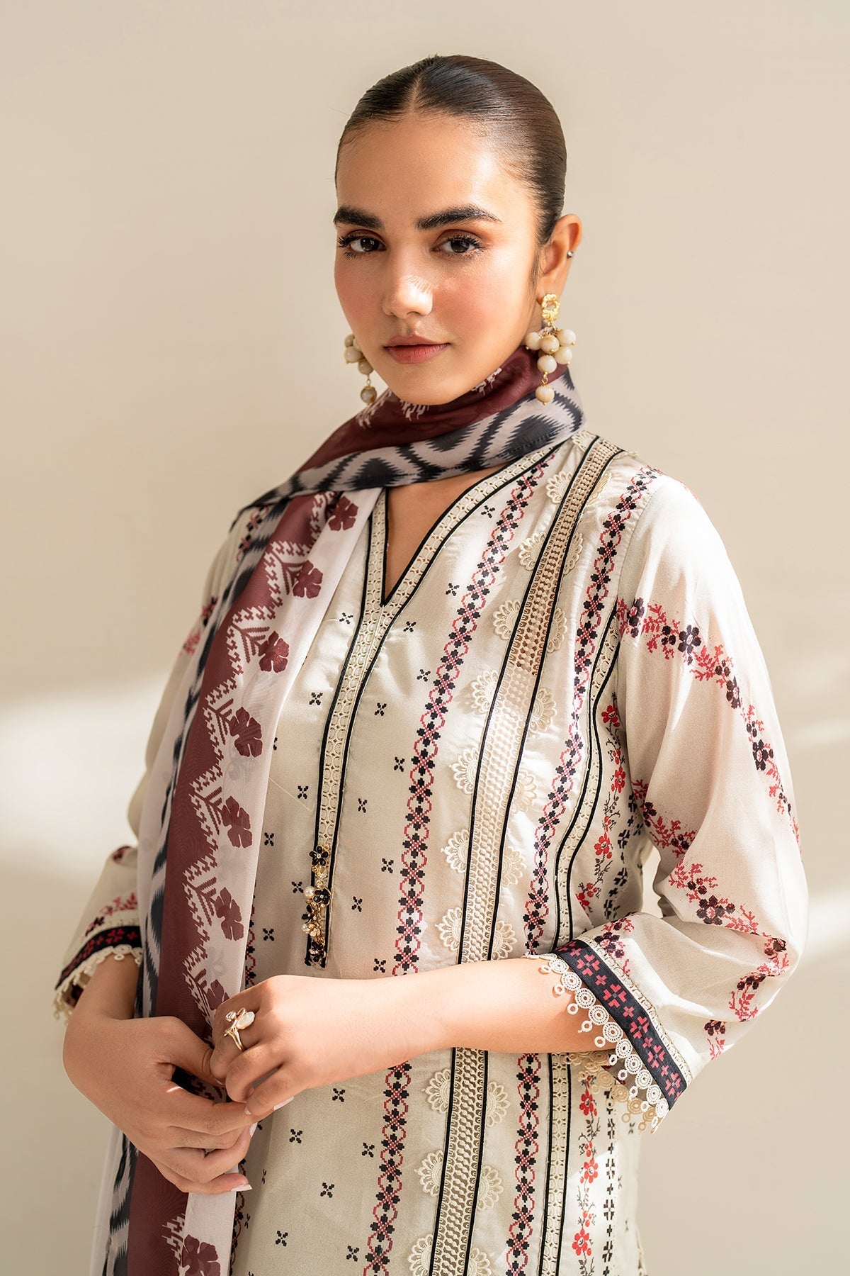 BAROQUE | EMBROIDERED LAWN UF-678