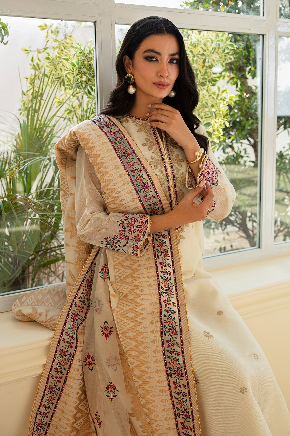 BAROQUE- | EMBROIDERED COTTON PATTI UF-390