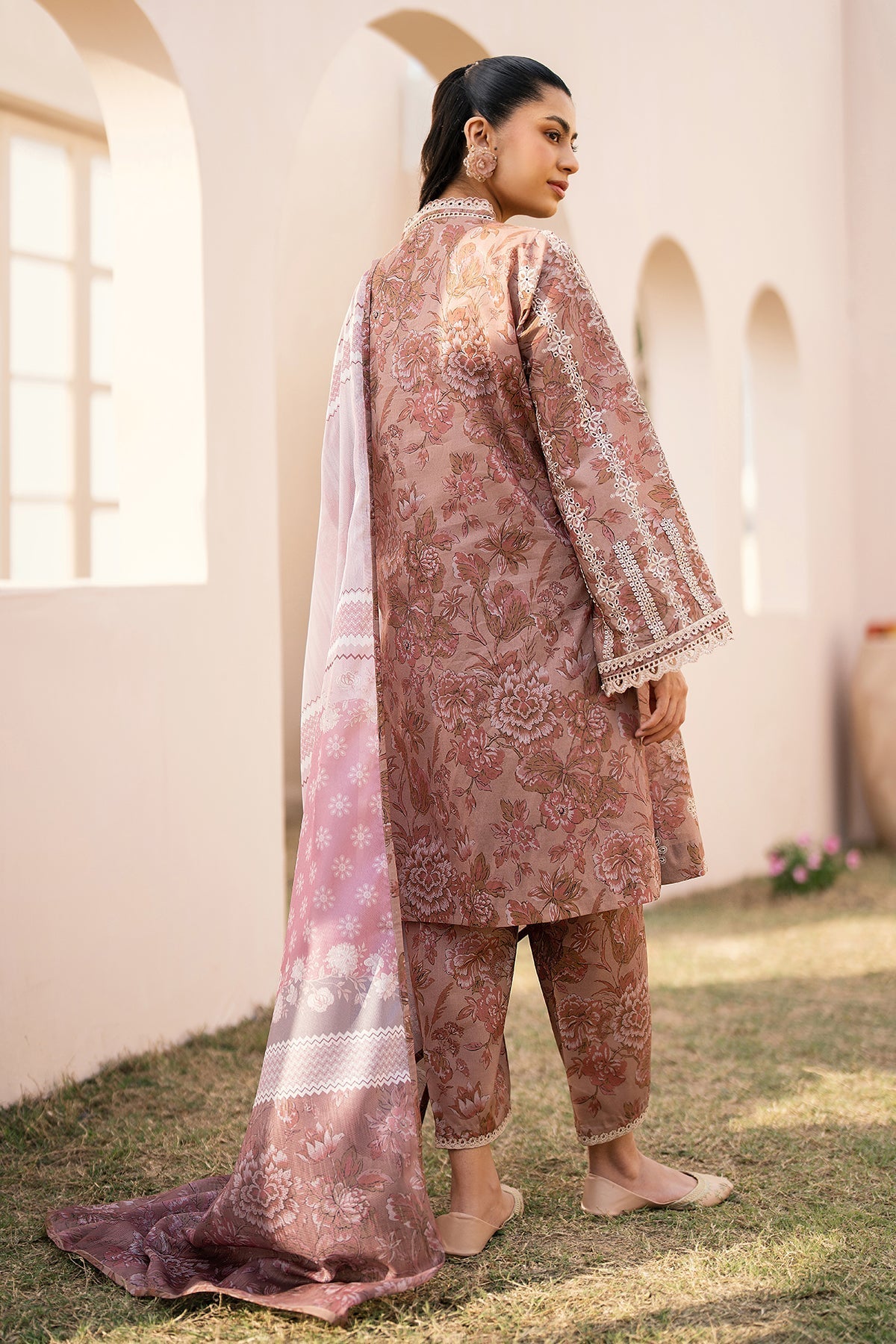 BAROQUE | EMBROIDERED PRINTED LAWN UF-602