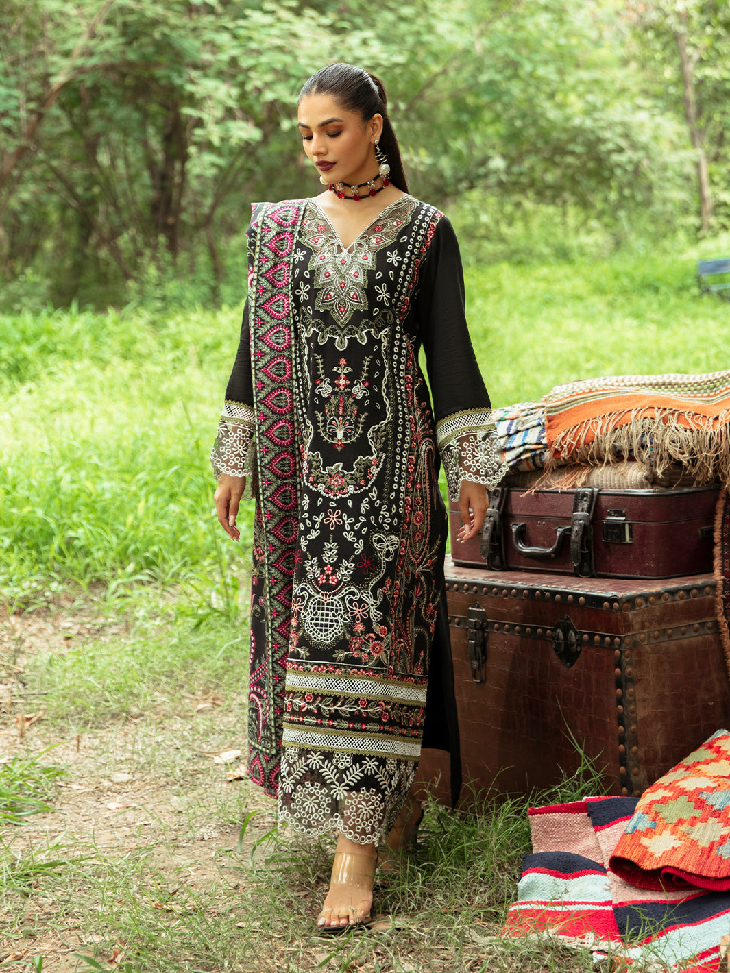 Mahnur | Hazel Winter Collection | Floralia